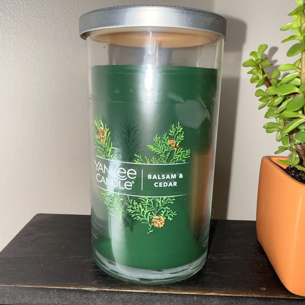 Yankee Candle Balsam & Cedar Jar Candle